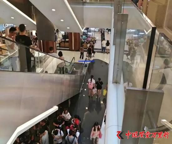 κ�������һλ���ݣ����ߴ���������·�˶���ϲ�裬����10�׵����·�����ϲ���ŶӴ�