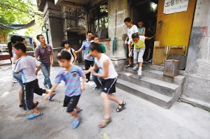 南坪后堡一黑网吧昨被查处,老板居然声称是帮家长看娃儿 南坪后堡一黑网吧昨被查处,老板居然声称是帮家长看娃儿