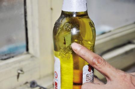 圈内为“蝌蚪”状异物 圈内为“蝌蚪”状异物