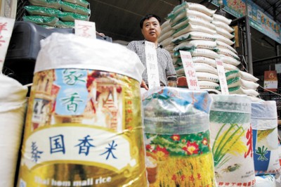 在真新粮食批发市场内,泰国香米的销售量没有其他产品多。