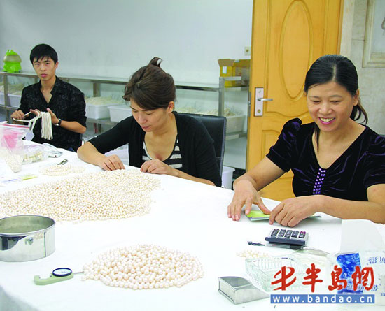 揭珍珠暴利链:成本400元项链可卖至万元(组图)
