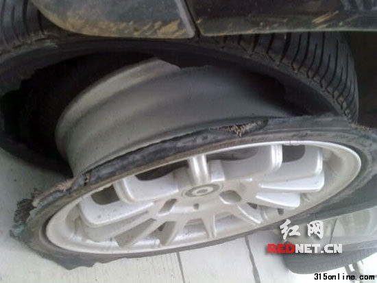 ����������3�¹���ı���smart С������һ����ʻ�С���̥������̥���Ȧ��ȫ���롣