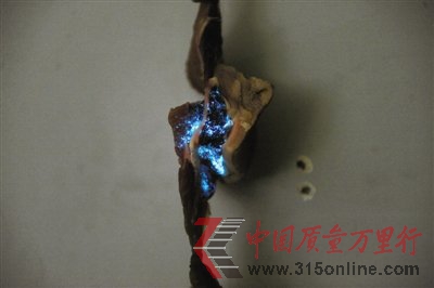猪肉半夜发蓝光 或是生猪被喂食过量含磷饲料