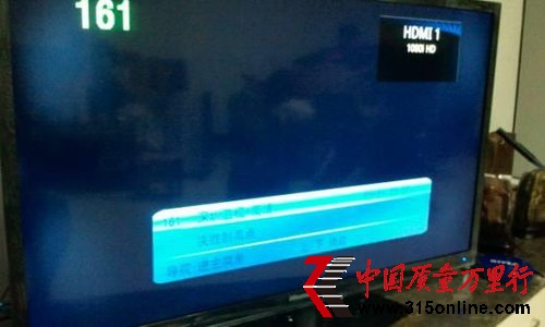 新购海信电视严重漏光 维修人员竟称普遍存在