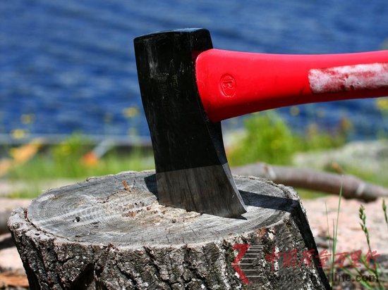 �ƶ����ҵ������Ա�߳�����ǧ��ҵ��ʧȥ����
