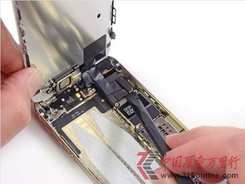 64GB版金色iPhone 5s拆解 维修成本提升