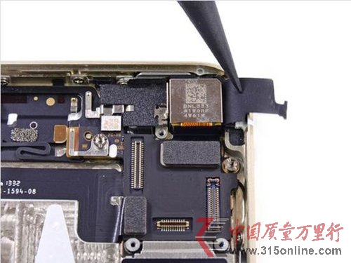 64GB版金色iPhone 5s拆解 维修成本提升